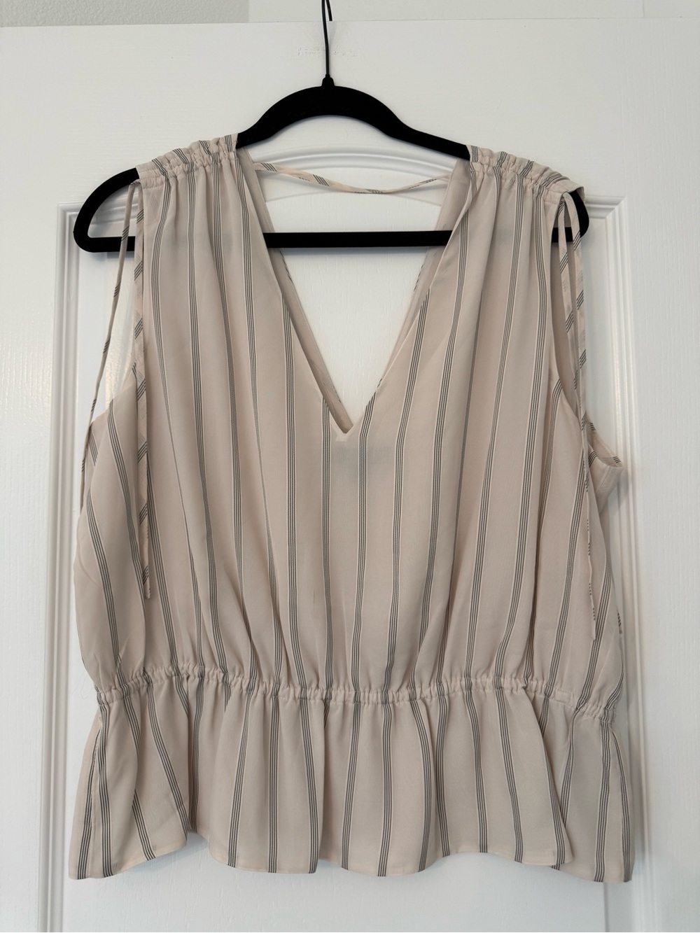 Banana Republic Cream Sleeveless V-Neck Striped Peplum Blouse
